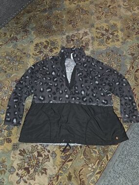Women's Black Leopard Print Pullover Jacket